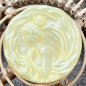 Ciara Velvet Powder Container